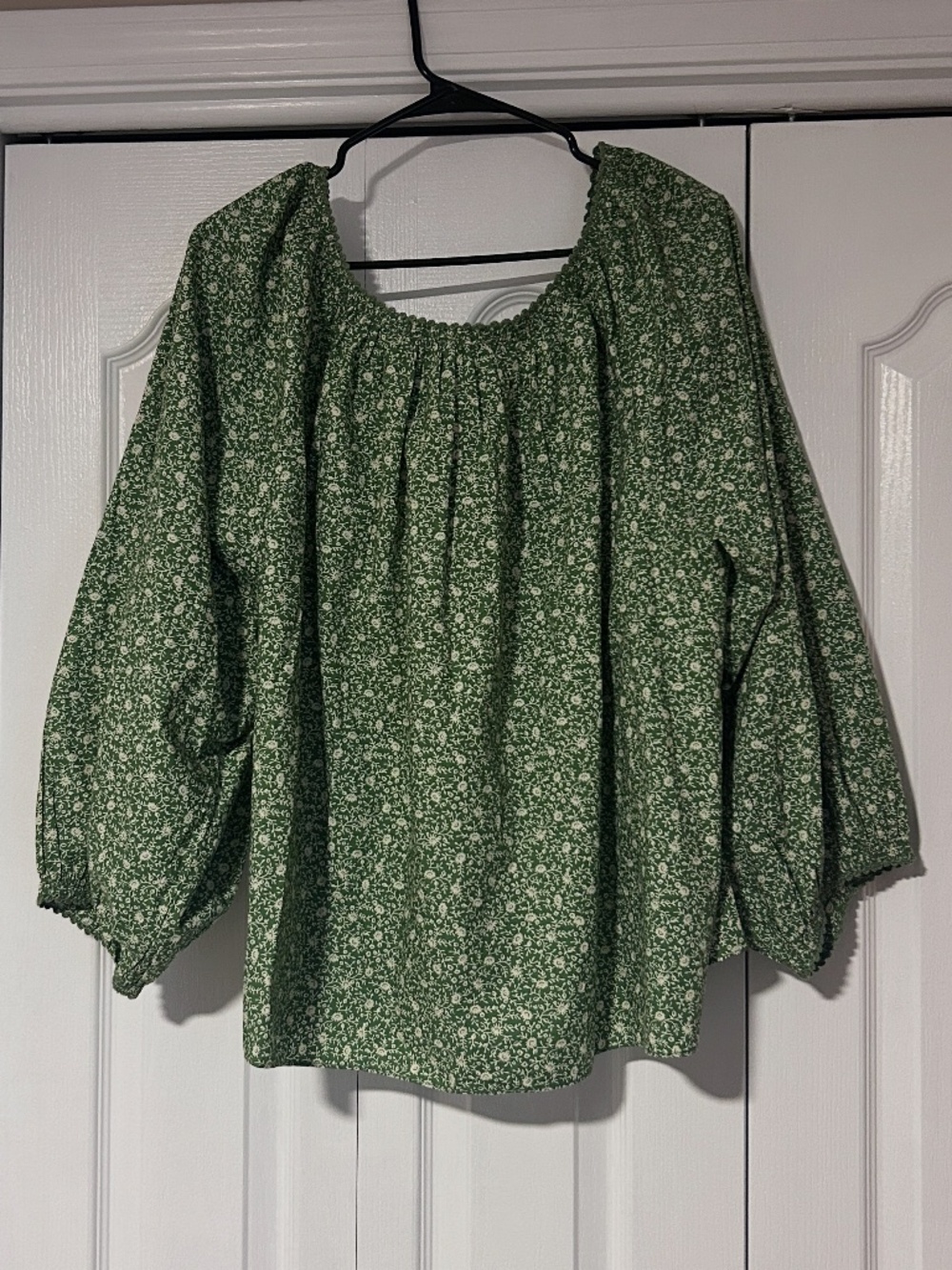 Doen Green Floral Peasant Blouse - Picture 2 of 5